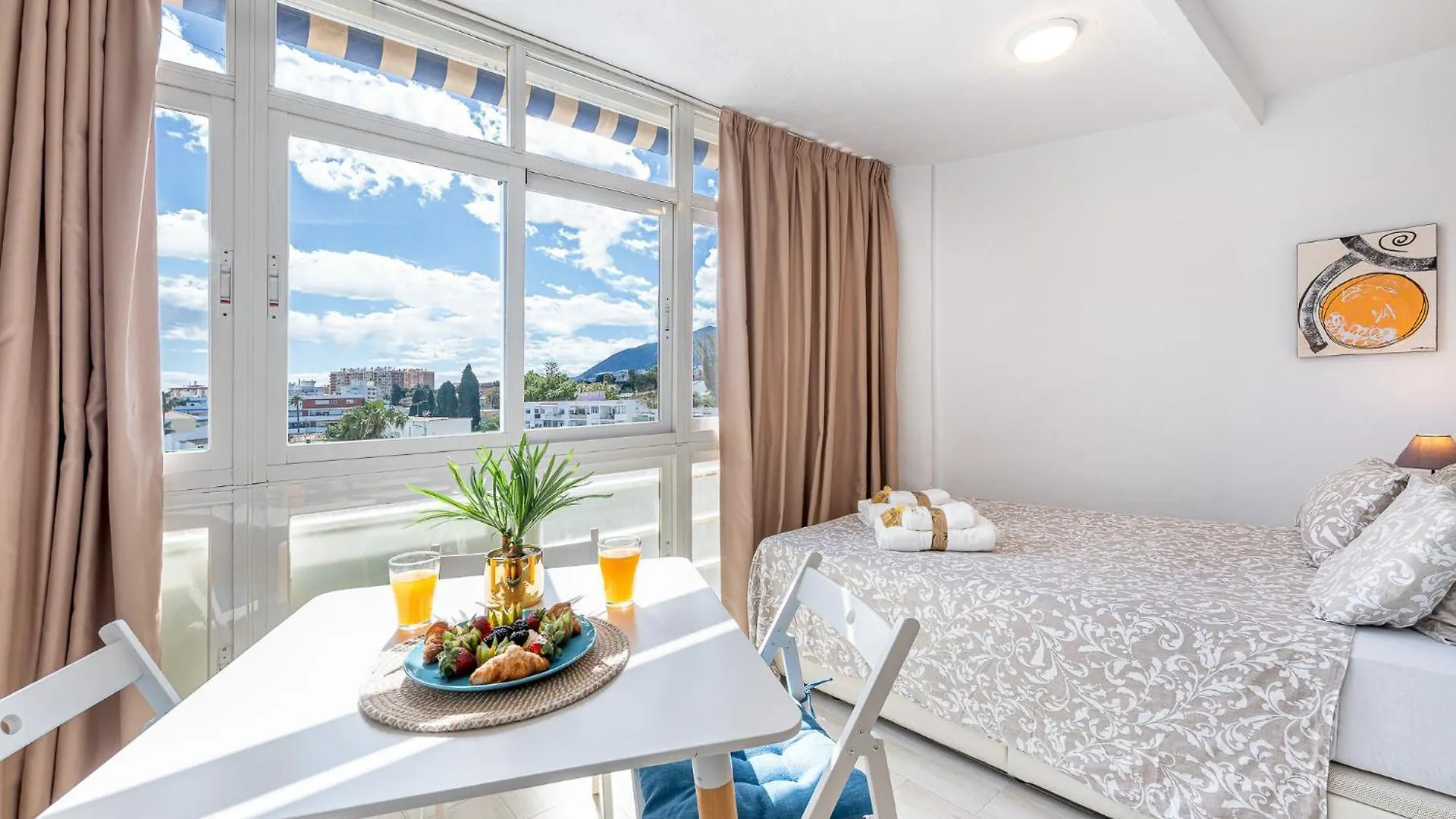 Apartment 797 Holiday Rentals- Moderno, Centrico Y Espacioso Estudio Benalmádena